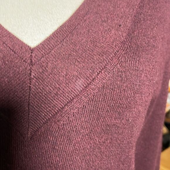 White House Black Market Elegant Plum Colored V-Neck Sweater (Size: XXS) - Picture 5 of 14